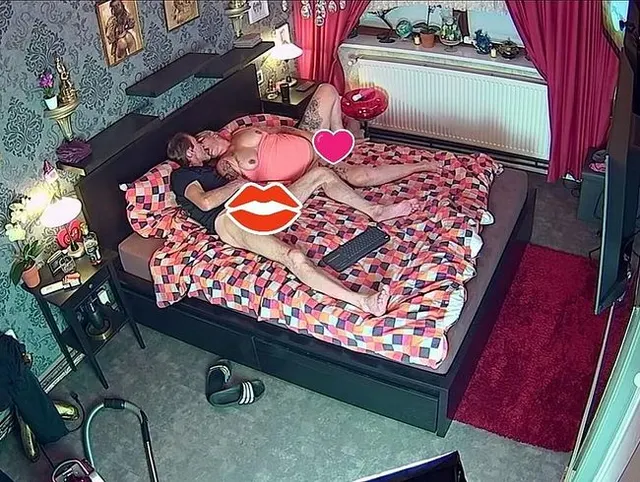 Spy-Cam Geil lecken und blasen ( ohne Ton )
