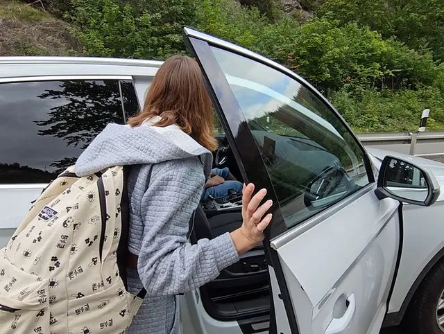 UNCUT - Bei der Fahrt im Uber Nummer geschoben !!!