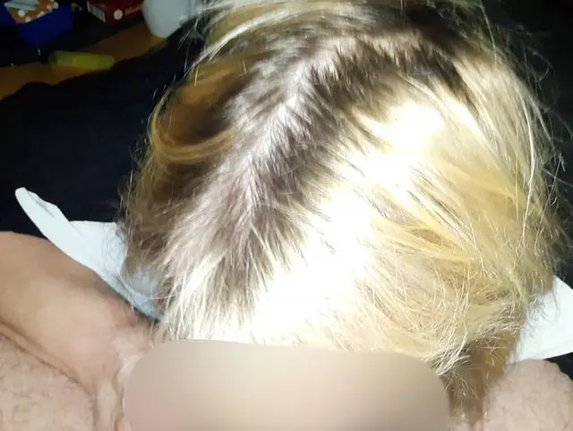 Mal kurz mit dem Mund gefickt und Sperma geschluckt