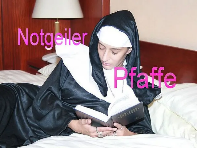 Nonne bläst notgeilem Pfaffe