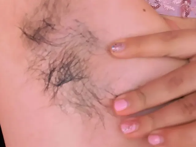 sexy haarige Achseln