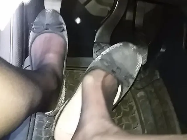 Nylonstrümpfe im Auto ** Foot Fetish **