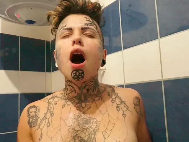 MEINE PRIVATEN HAUSVIDEOS: Ich komme so stark, dass ich auf mich selbst schaue