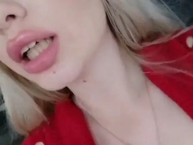 Titten sehr sexy Elza Kom Titten und Muschi sehr sexy Elza Kom