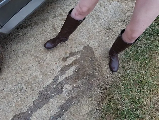 Auf Geschäftsreise Outdoor gepisst