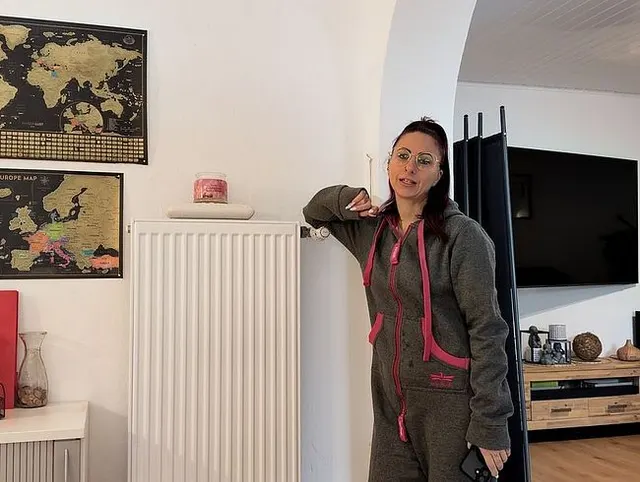 OMG! Sex mit meinem STIEFSOHN (18+) – geht das zu weit? Bin ich zu versaut? Er spritzt einfach ab!