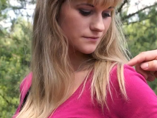 Amateurfotograf fickt überraschte Blonde