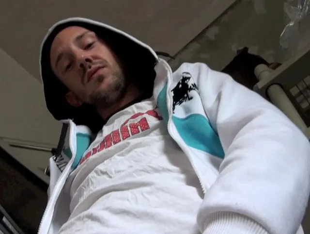 fucked by xxl cock top sneaker in jogging