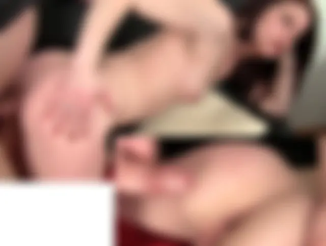 Fröhliche junge Lucia Arsch gefickt