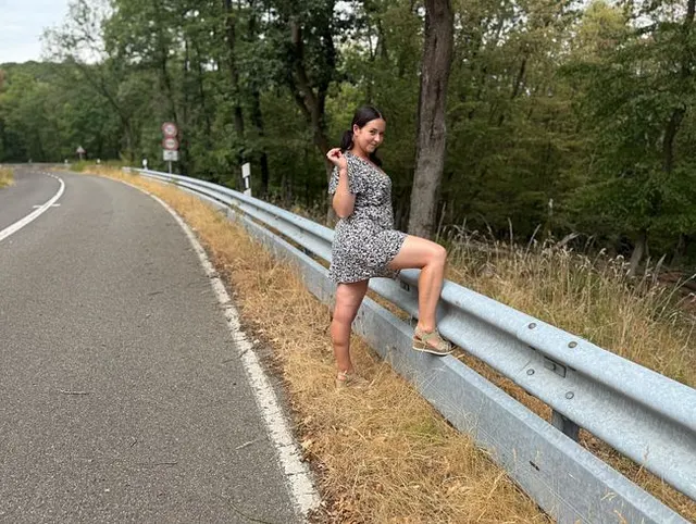 Bundesstraße-Fick – meine Pussy läuft über vor Sperma!