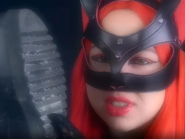 Reinige die Schuhe deiner Herrin !