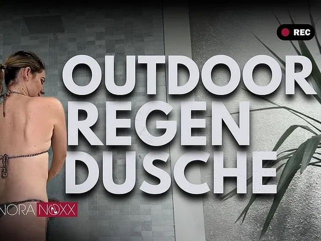 Outdoor Regendusche: Sauber, nackt und rasiert!