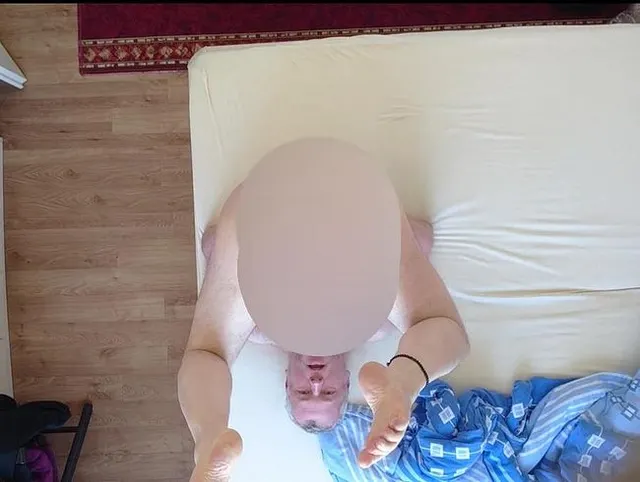 Nackter Solo Spaß im Bett ** Blickwinkel **