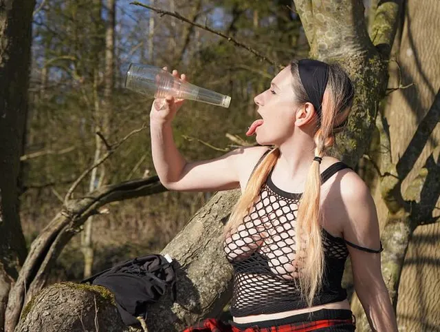 Votzensaft Flaschenabfüllung im Wald