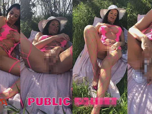 Public Squirt!