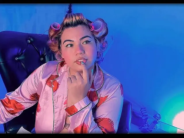 rauchendes Vintage-Mädchen, haarige Muschi und sexy Achseln …