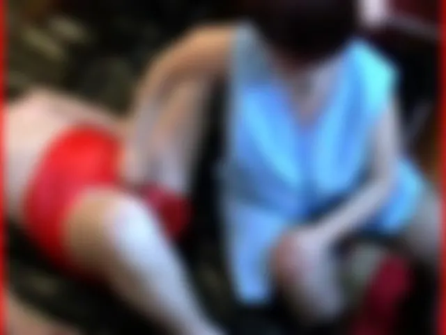 Gummihose Schwanzmassage im Nylonkittel