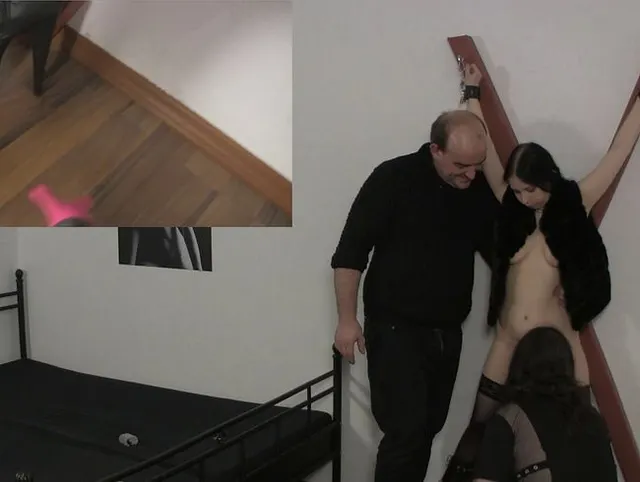 Ceira darf Orgasmen am Kreuz genießen