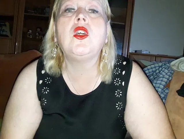 Fingeranal und anspucken beim dominanten Handjob