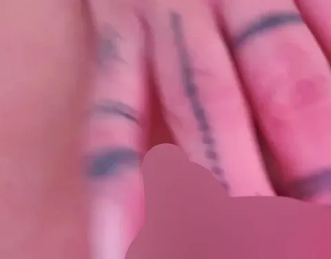 Oh mein Gott wie geil ich wieder auslaufe.... Ich bin so nasssss