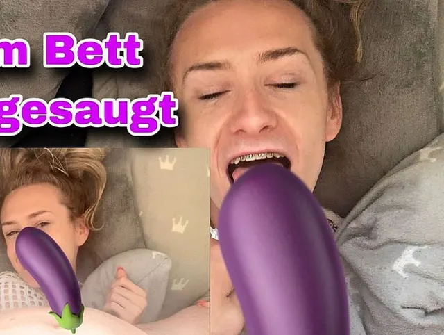 Pervers abgesaugt im Bett + cumshot