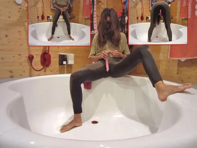 Piss in Stretchhose + Vibrator-Orgasmus