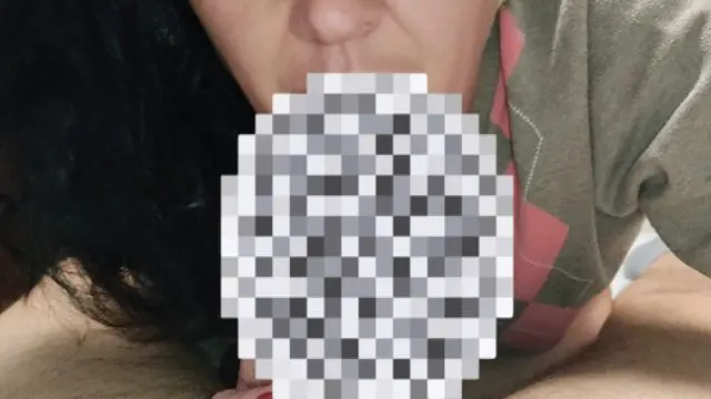 Reife MILF liebt Schwänze und Sperma im Mund