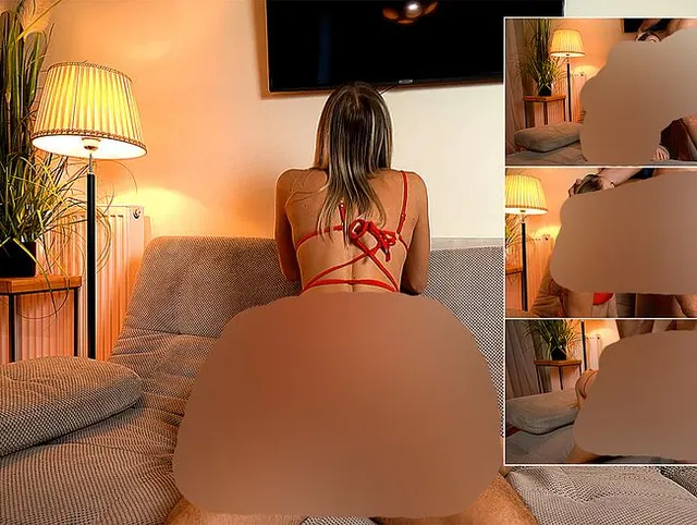 Analsex mit einer schlanken Blondine in einem roten Badeanzug hat mir beim Abspritzen geholfen