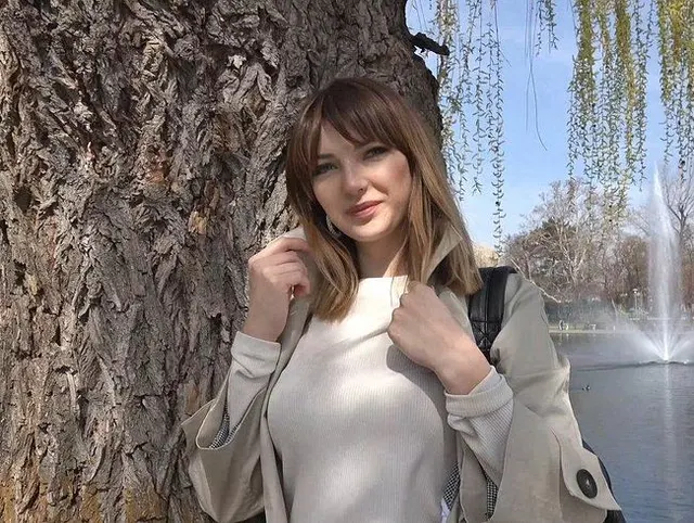 GERMAN SCOUT - AO Anal Fick für Teen Kristin bei Straßen Casting