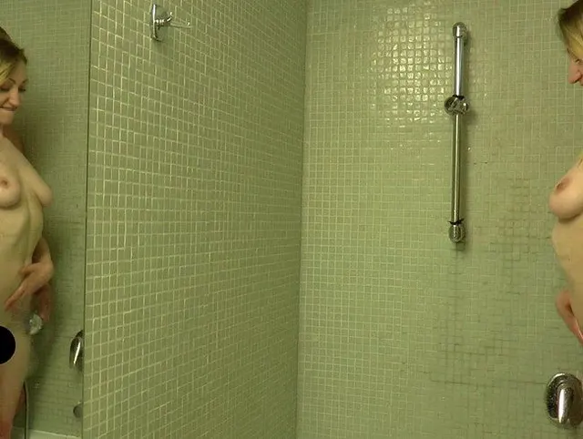 zu zweit in der Dusche