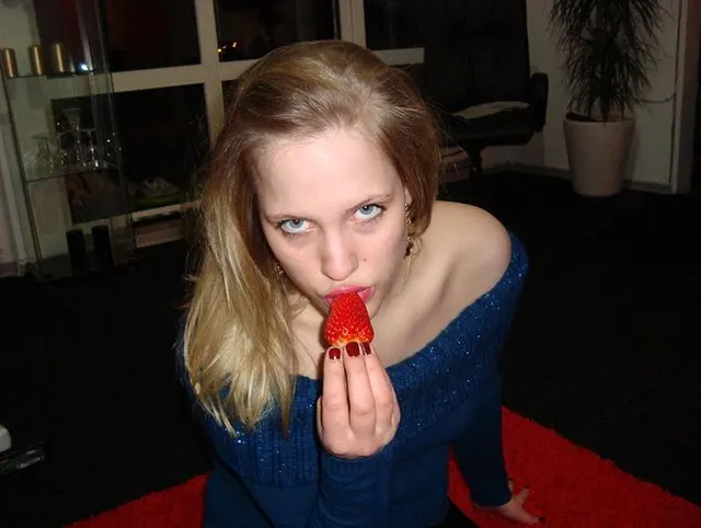 ERDBEEREN VERNASCHT