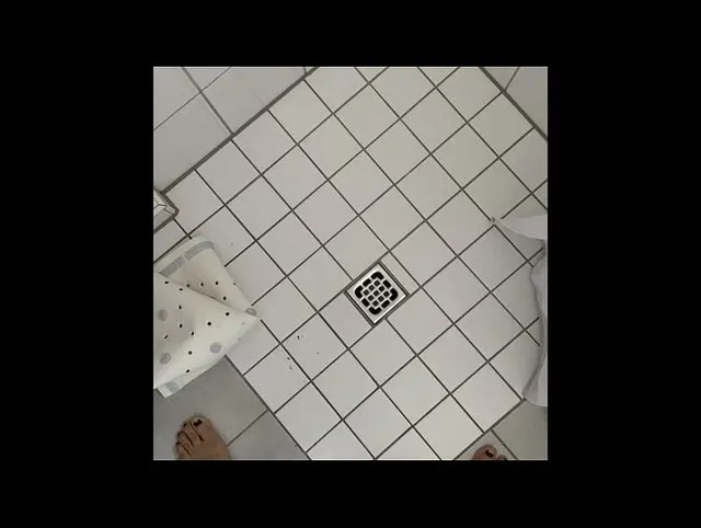 in einer tüte pissen die drecksau