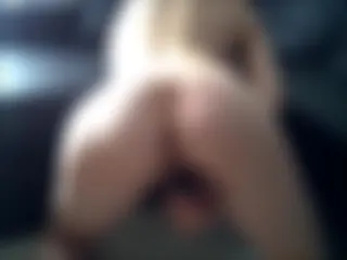 Erst kommt die Pussy, dann der Arsch