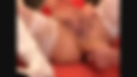 Den Arsch mit Riesenholzschwanz abgefickt bis zum Squirt!