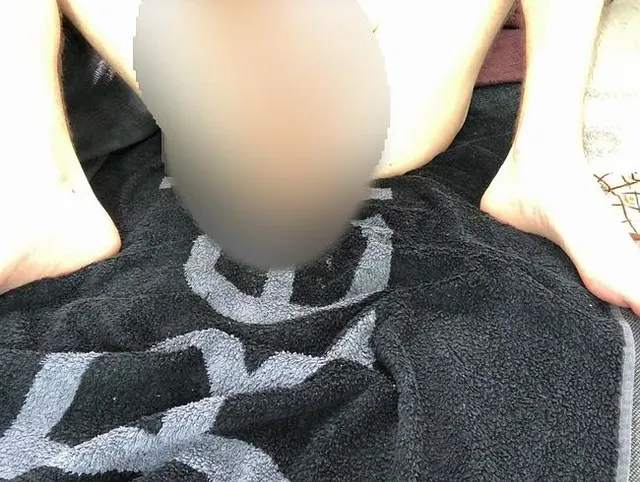 Video 152 - Geiles Dildospielchen schoen tief rein den Monsterdildo - Cam 1 Teil 02-10