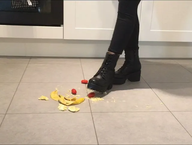 ***MEIN ERSTES FOOD-CRUSH-VIDEO***