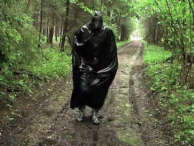 Pfützenspass komplett in Latex und Gummistiefeln