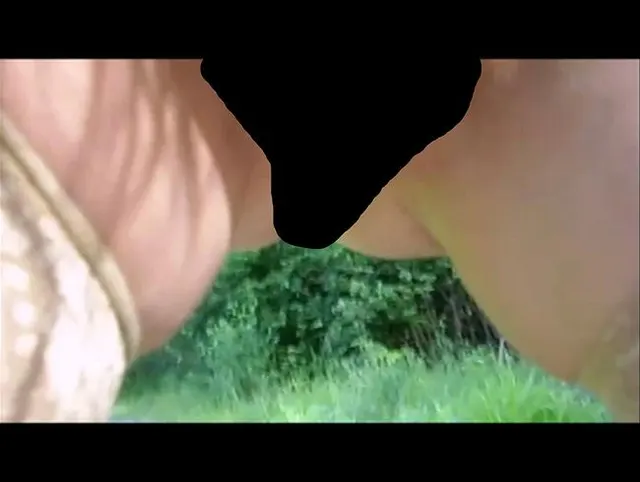 Outdoor schön Creampie gefickt in Stiefeln und Nylons