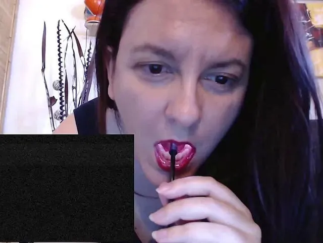 Lippenstift & Endoskop: Tiefe Mund- und Rachen-POV in HD