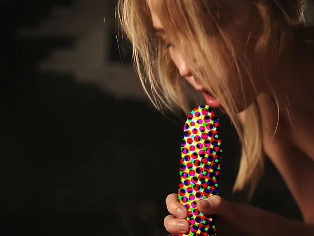 Künstlerischer Blowjob und Hot Doggy Creampie