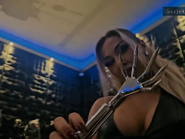 Sheela Sinner Hard Tickling Long Nails OiledBody Screwdriver MetalClaw Strict Bondage on Rack Part 1