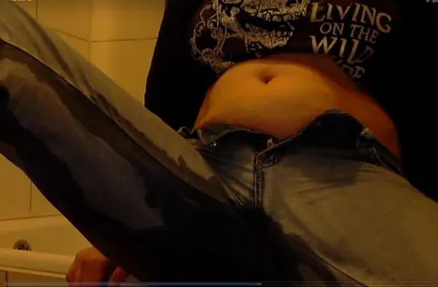 in jeans gefingert gepisst