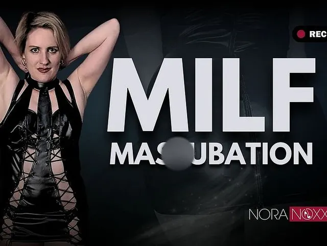 Blonde MILF in schwarzen Dessous macht es sich bis zum Höhepunkt und ....