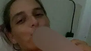 Endlich ist mein geiler Vibrator angekommen und ich hab ihn gleich ausprobiert!!!