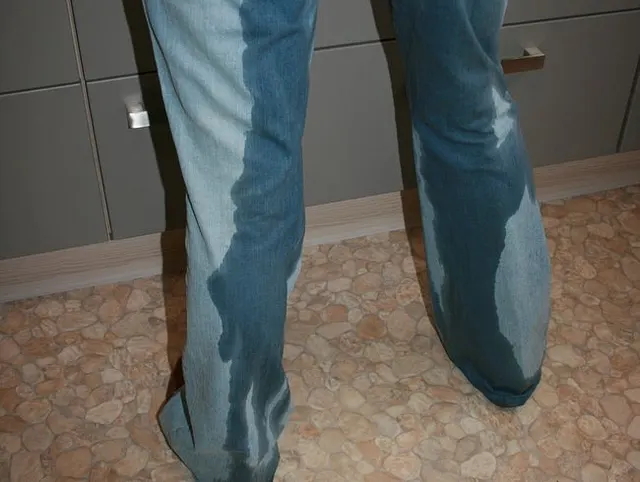 Beim kochen in die Jeans gepisst