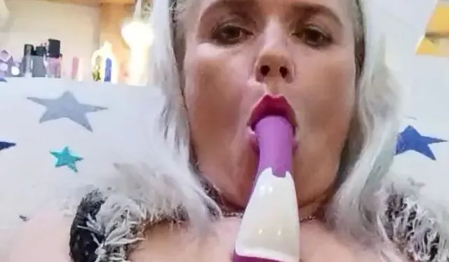 Wilde Milffotze - Vibrator ficken
