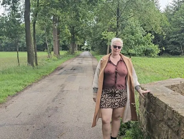 Bei schlechtem Wetter frivol unterwegs