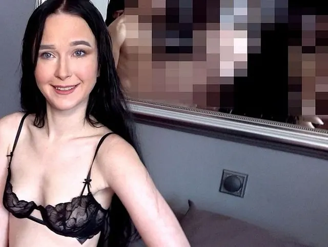 SWEETIE-PLUM TEEN SKINNY - Creampie Gangbang ohne Kondom