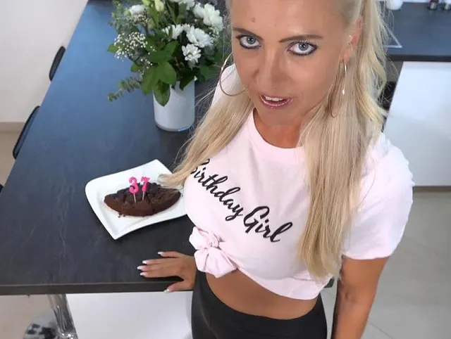 Fuck the Birthday Girl | Mein spritzigster Geburtstag ever!