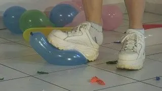 Schuhe und Ballons